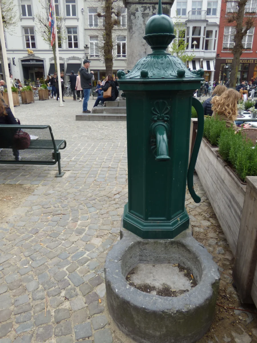 Brugge Pompe place Stevin