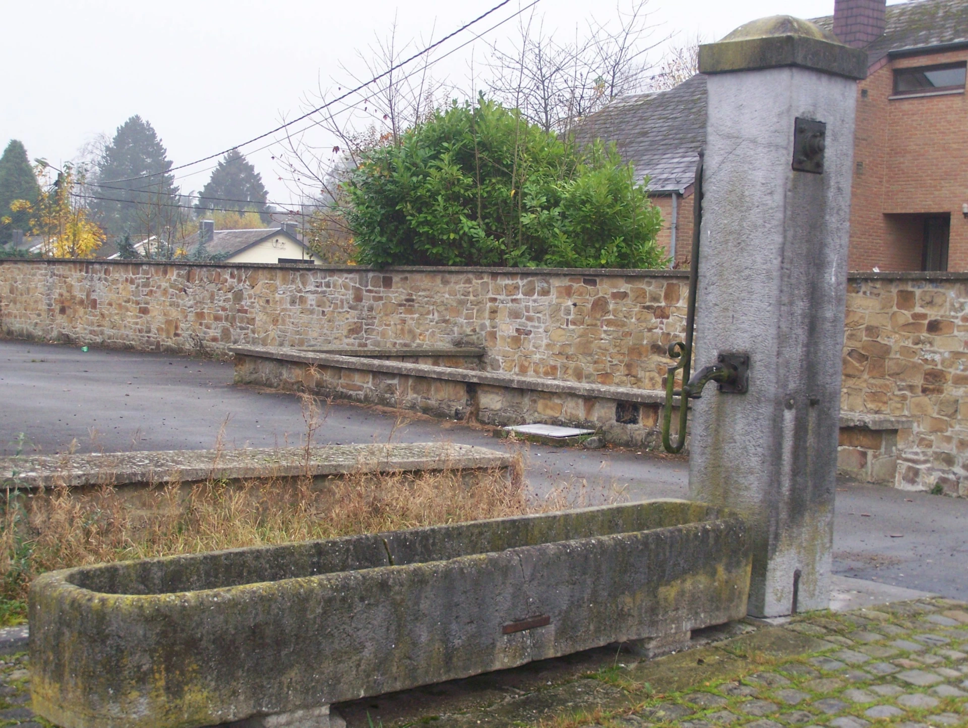 Pompe Rue des Avins